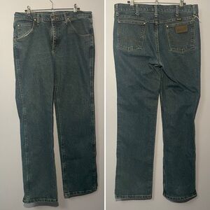 Men’s 32 x 32 Wrangler Advanced Comfort Jeans